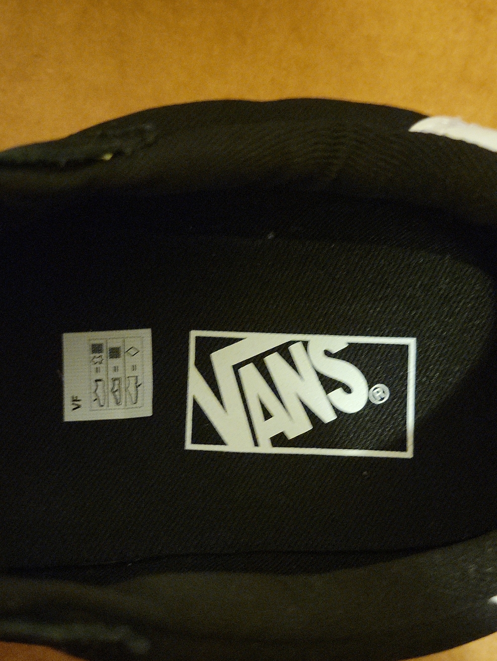 New In Box: Men's VANS Brooklyn Ls Black and White - Picture 8 of 12